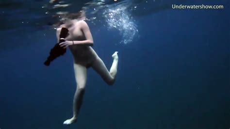 Submerged Hot Babes Underwater Eporner