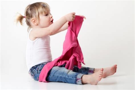 5 Ways To Teach Your Child To Dress Themselves Stay At Home Mum