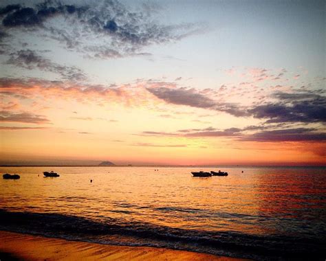 Bellissimo tramonto sul mare a Tropea | Tramonti, Foto, Scatti