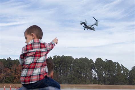 Dvids Images Santa Arrives At Marine Corps Air Station New River