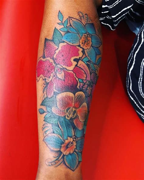 25 Color Tattoos On Dark Skin To Have In 2021 Skin Color Tattoos