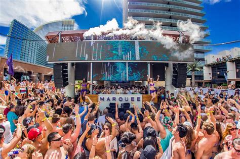 Your Guide To The Pool Clubs Of Las Vegas Las Vegas Weekly