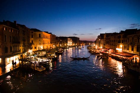 Romantic Stroll In Venice Italy Wallpapers And Images Wallpapers