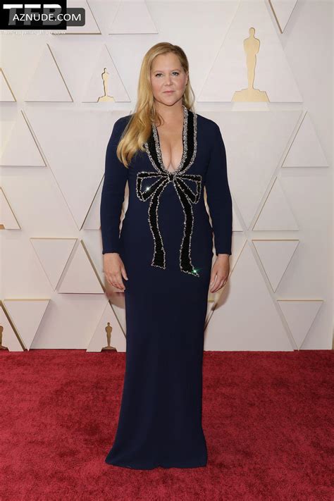 Amy Schumer Sexy Seen Displaying Her Cleavage At The Annual Academy