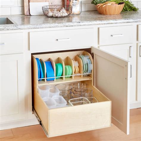 6 Ideas To Store Tupperware In Your Kitchen So You Dont Lose The Lids