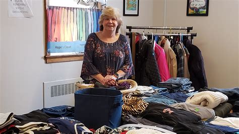 Hopes Closet Gives Away Clothes Accessories To People In Need
