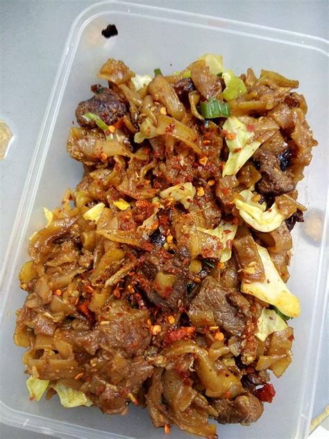 While no one can authoritatively say which country's version is better, everyone agrees that this sinful dish is worth savouring. 10 Resepi Kuey Teow Yang Terlajak Sedap (Rugi Tak Cuba ...