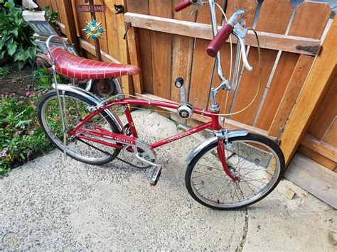 Schwinn Stingray Fastback 3 Speed 1969 Bicycle Muscle Bike Apple Red