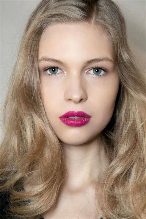 How To Pull Off Bright Lipstick Bright Lipstick Pink