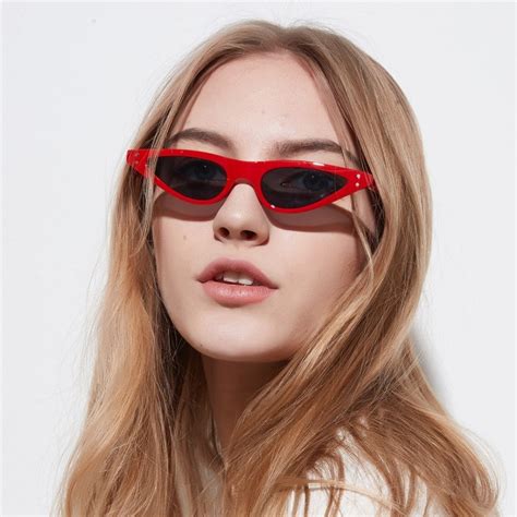 Retro Small Frame Cat Eye Shaped Sunglasses Women Oculos 2018 New Red