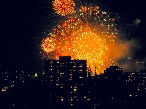 Fireworks Night Ottawa Sky Sky City 4k Wallpaper Coolwallpapersme