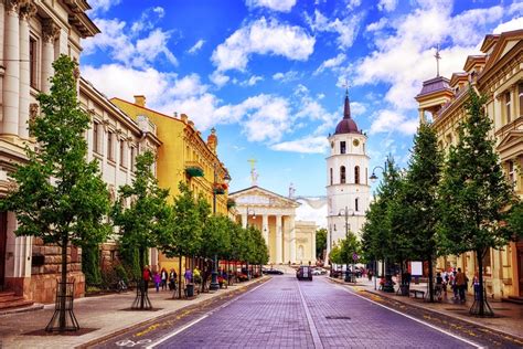 Vilnius Declares Itself 
