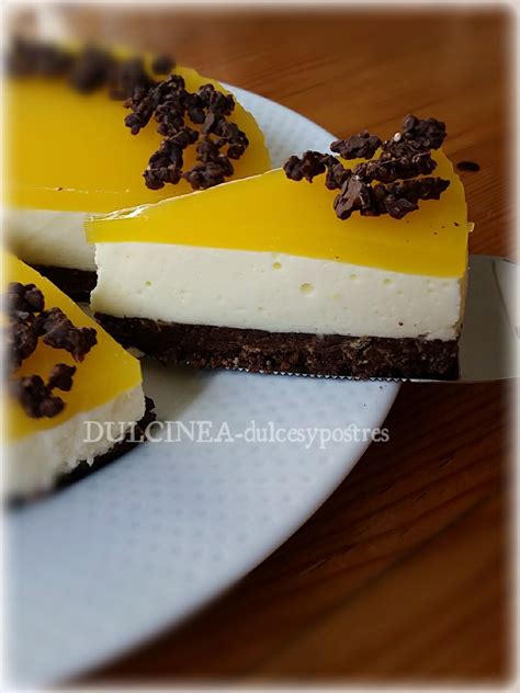 La ralladura de una naranja ecológica. TARTA MOUSSE DE NARANJA CON MINI ROCAS Y BASE DE CHOCOLATE ...