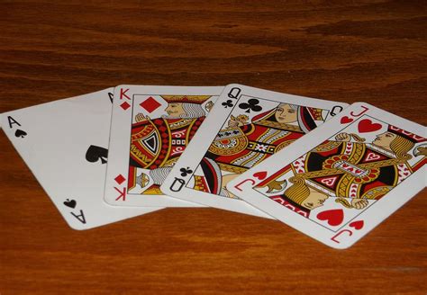 Without looking at the cards. playing card - Wiktionary