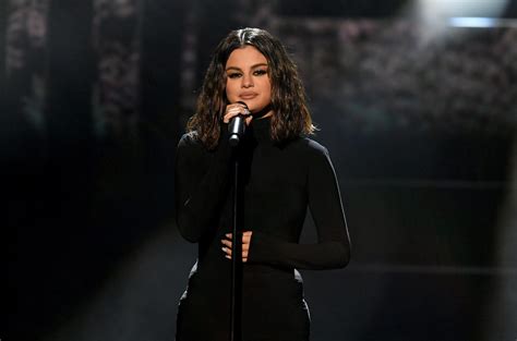 Selena Gomez Performs Live For The First Time In Two Years At The 2019