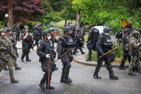 seattle police forcibly clear lawless protest zone