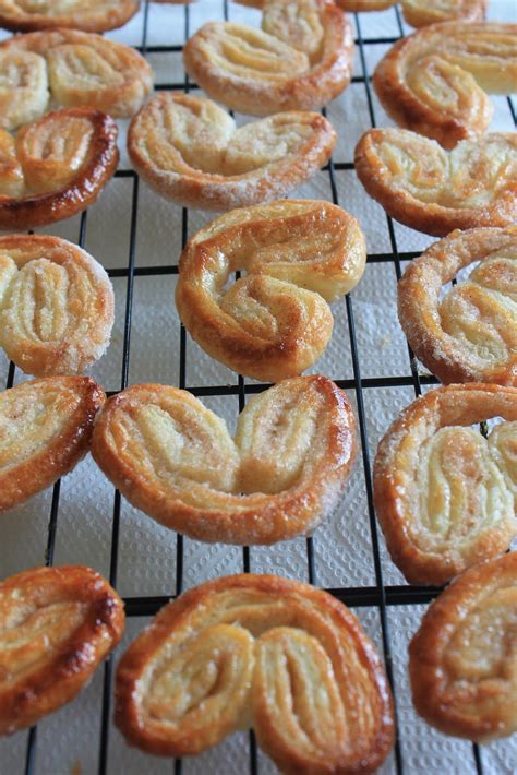 They are often grown as annuals by digging up and storing the tubers over winter. Palmiers (Elephant Ears) | Baking, French pastries, Food