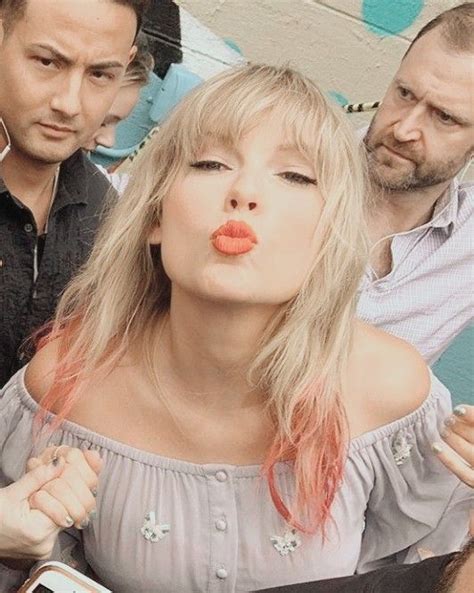 The Perfect Time For A Kiss From An Unknown Fan Cantores Taylor