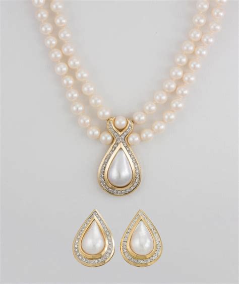 Ladies Pearl Necklace Earring Set W 14k Yellow Gold Diamonds 16