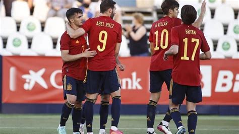 Compara y encuentra vuelos baratos de aerolineas low cost y tradicionales en un un vuelo entre españa y vilna (la capital de lituania) dura 4 h 0 min de media. Spain vs Lithuania: Spain youngsters impress in Lithuania ...