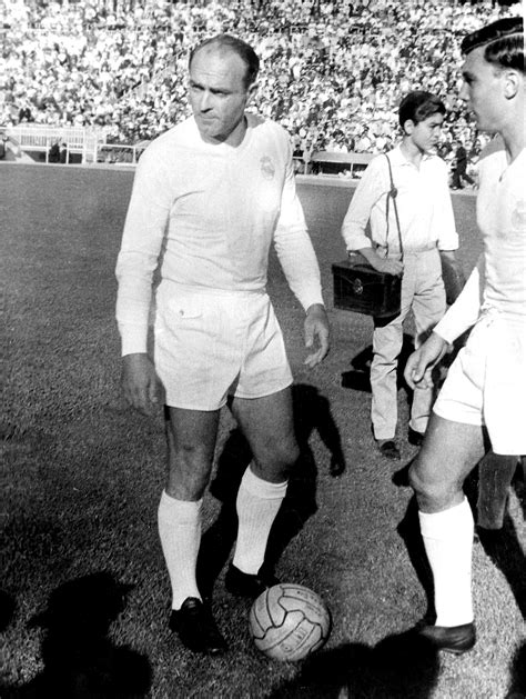 Real Madrid Legend Alfredo Di Stefano Dies Aged 88 After Heart Attack
