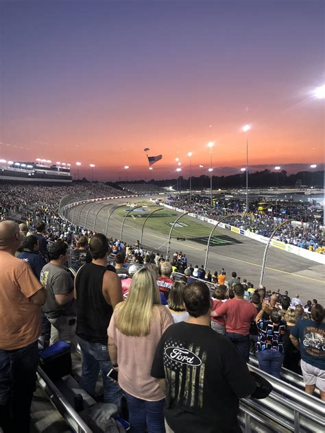 Crowd Last Night Packed Rnascar