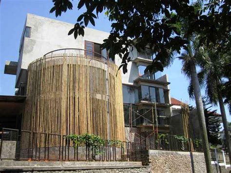 Bambu unik dengan harga mahal. Mari Berbagi Pengetahuan: Arsitektur Rumah Bambu, kenapa ...