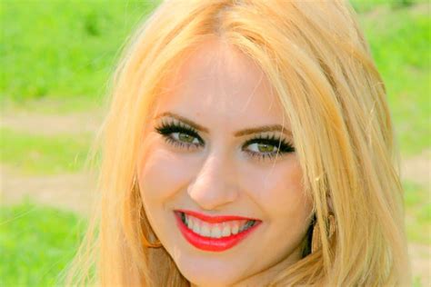 Hình ảnh miễn phí tự nhiên tóc vàng mùa hè người phụ nữ tóc vàng khuôn mặt đôi mắt gương