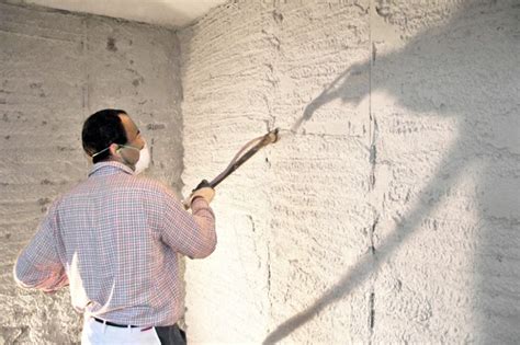 Wenn es beim keller verputzen darum geht, eine innen liegende kellerwand zu verputzen, die nicht übermäßig feucht ist, funktionieren die putzarbeiten genauso wie in allen anderen etagen. BundesBauBlatt