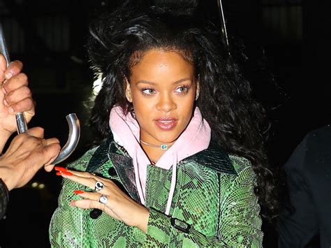 Rihanna Son Nouveau Look Avant Gardiste Actu Rihanna Nrjfr
