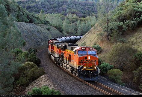 Pin By Jason Hickman On Bnsf Bnsf Railway Railroad Photography