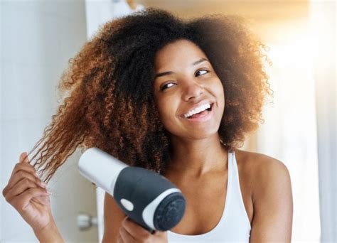 Le secret pour lisser tes cheveux crépus sans défrisage