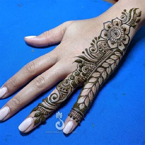 51 Impressive Diwali Mehndi Designs For Newlywed Brides Celebrating
