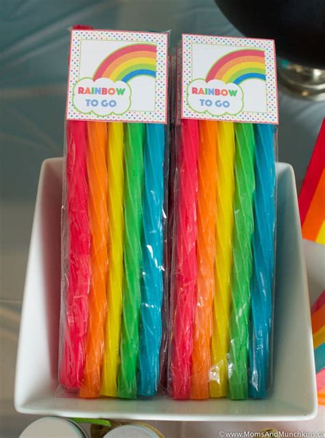 Rainbow To Go Treats With Free Printables Moms And Munchkins Rainbow