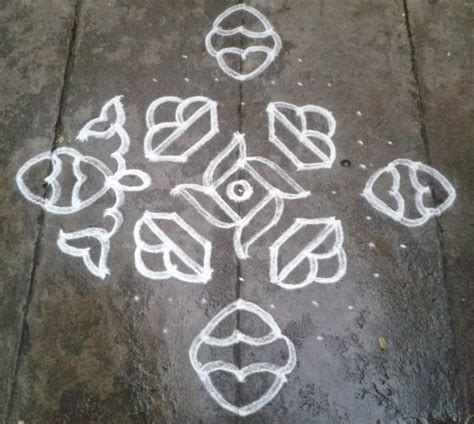 Well it's a harvest festival and people decorate their houses with pongal kolams. 15 Pulli 1 Varai Ner Pulli Kolam Step By Step ~ Rangoli designs