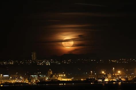 yellow moon picture weneedfun
