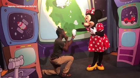 Uh Oh Man Proposes To Minnie While Mickey Watches Abc7 San Francisco