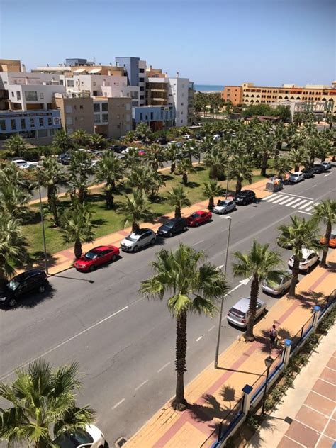 Si quiere disfrutar de unos días inolvidables en las playas de huelva, una de las mejores opciones es alquilar apartamentos en ayamonte.esta localidad, en el extremo occidental de la provincia, coincide con la frontera con portugal y es un destino perfecto desde el que explorar playas, ciudades y espacios naturales. Alquiler apartamento en Ayamonte, Andalucía con piscina común y playa/lago próximos - Niumba