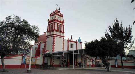 La Iglesia En San Antonio Texcala Y La Pila Donde El Hijo Del Rey
