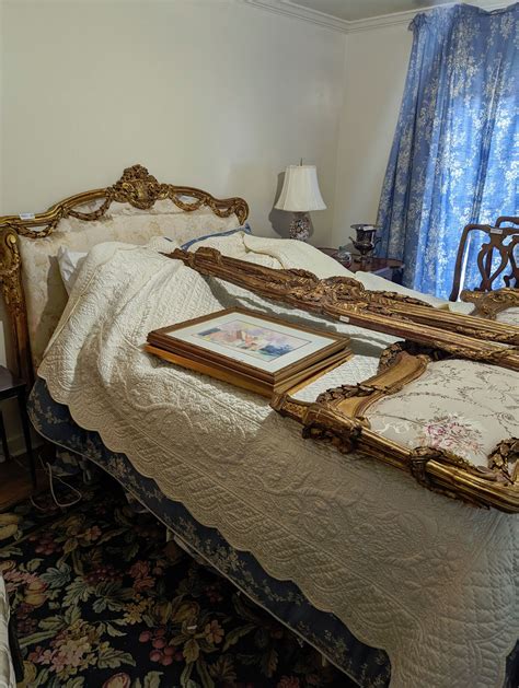 Donald Wilson Estate: Vintage Furniture, Appliances & More