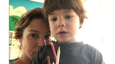 Luana Piovani Fala Sobre A Cirurgia Do Filho T Aqui Olhando Pra Ele