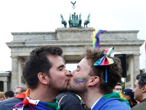 Christian Politicians Are Trying To Stop Same Sex Weddings In Germany