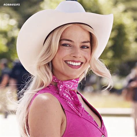 Margot Robbie S On Twitter Barbie Smile Is Everything