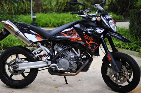 Sw motech rack with givi adaptors. 2006 KTM 950 Supermoto Black - Moto.ZombDrive.COM