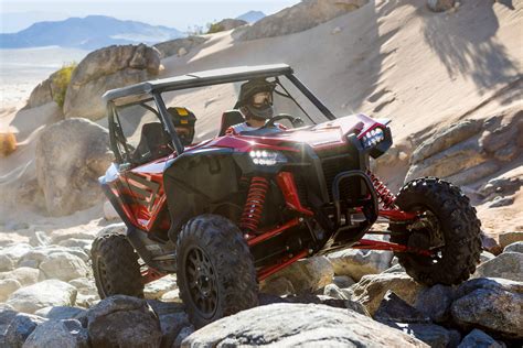 2019 Honda Talon 1000r And 1000x Big Red Gets Into The Extreme Side By