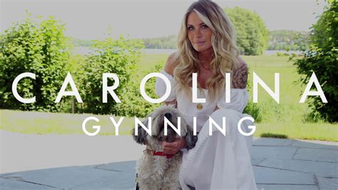 Carolina Gynnings Stilresa Genom åren Video