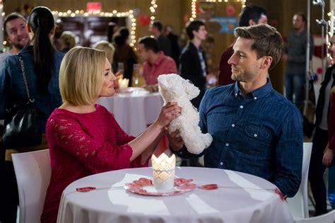 Mina's world is turned upside down when she's forced to leave her boyfriend and head to her hometown in tennessee for work. Cast - Appetite For Love | Hallmark Channel