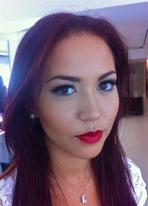 Ml Makeup Makeup Look Classic Red Lipstick And Black Eyeliner