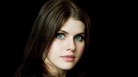 Alexandra Daddario With Blue Eyes And Pink Lips In Black Background Hd