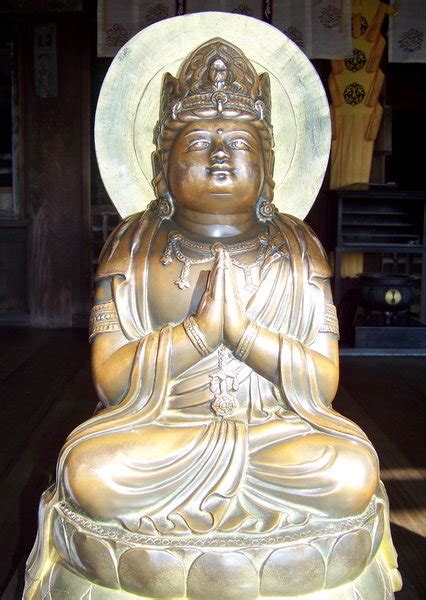 shinto statue photo